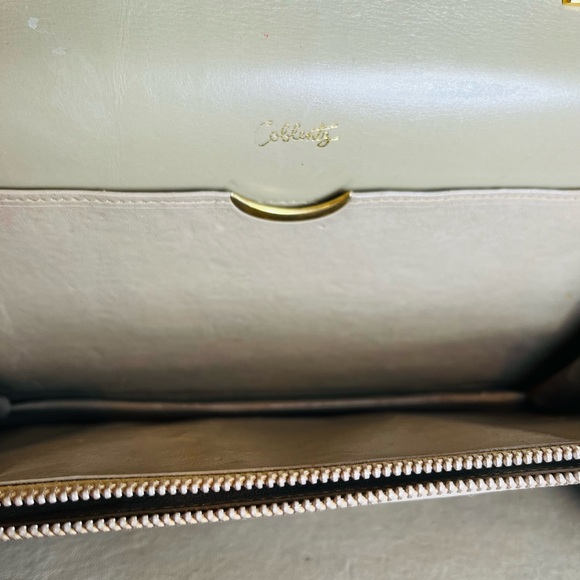 Vintage Crocodile Embossed Leather Tan Accordion Clutch with Gold Chain - Picture 10 of 10